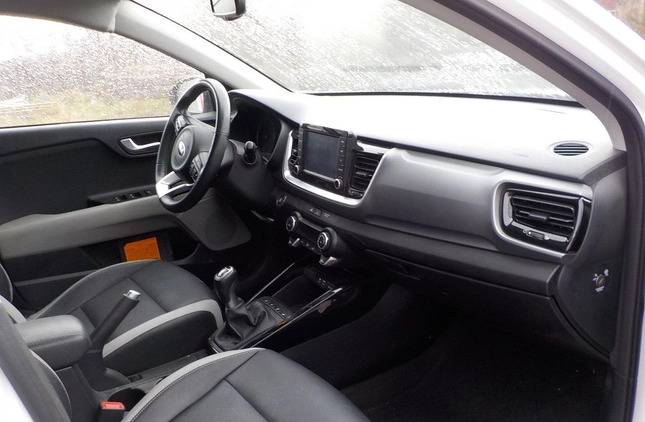 Kia Stonic cena 35900 przebieg: 64960, rok produkcji 2018 z Dobrodzień małe 277